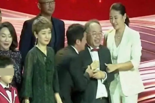 马伊琍和管虎有一子 怪不得出轨原谅文章