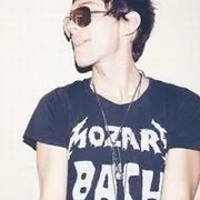 欧美范帅气QQ男生头像