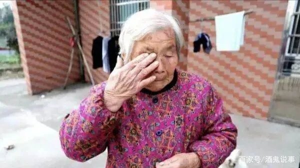 84岁老奶奶跳河救落水母子,3岁小孩获救,孩子母亲溺亡,如何评价?