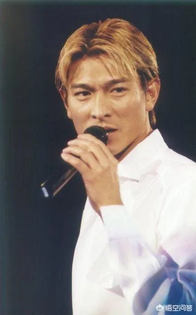 刘德华自费申请红馆档期， 已退票观众可优先购买，你怎么看？