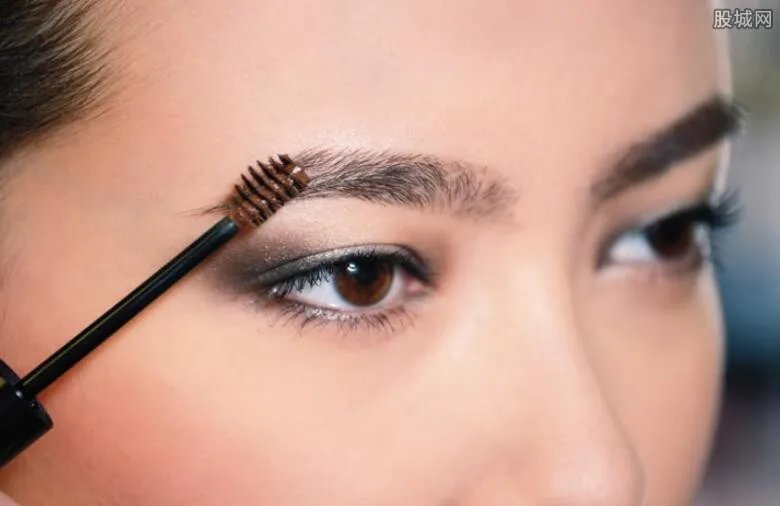 天价转运眉卧底调查 纹一个眉就能转运吗？