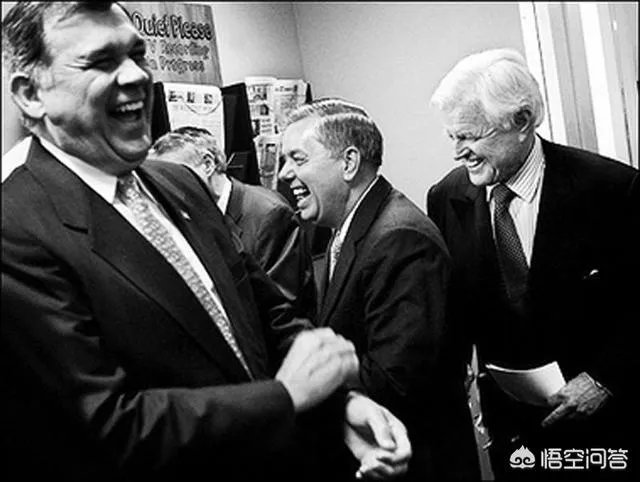 如何看待奥巴马卸任总统后,还如此受欢迎的现象?