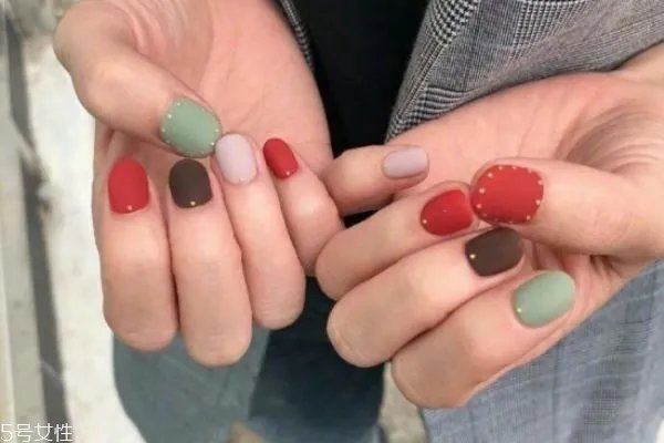 美甲图片2019新款式 2019年美甲新款