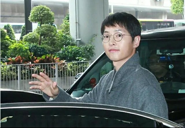 素颜的宋仲基，你还觉得他帅么？