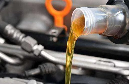 汽车什么时候换机油最好？