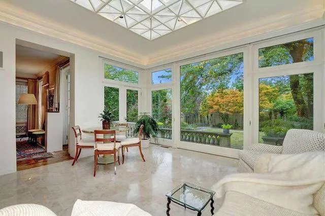 退休后的奥巴马,居然住这样的出租房,值得钦佩