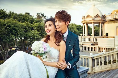 80婚纱摄影价格一览表  80后个性婚纱摄影怎么拍