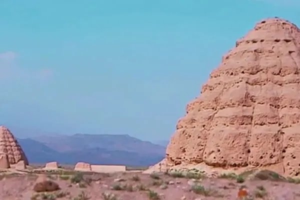 东方金字塔在哪个城市