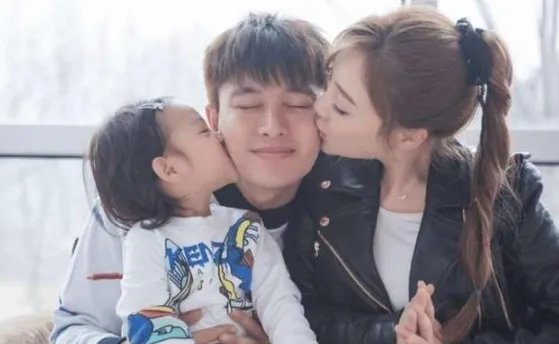 PG ONE圣诞节夜访李小璐，是媒体在捕风捉影还是两人确有其事？