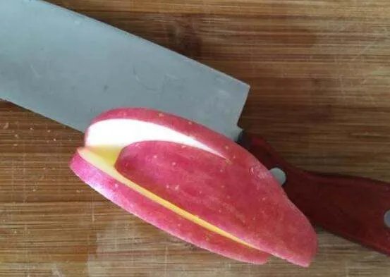 荷花水果拼盘的做法，八个步骤手把手教你做出漂亮的拼盘