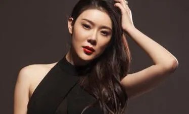 林丹为她抛弃孕妻,李泽楷为她牵肠挂肚,赵雅淇的手段有多厉害?