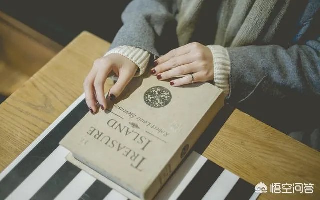 和女朋友天天聊天,怎么保持新鲜感?