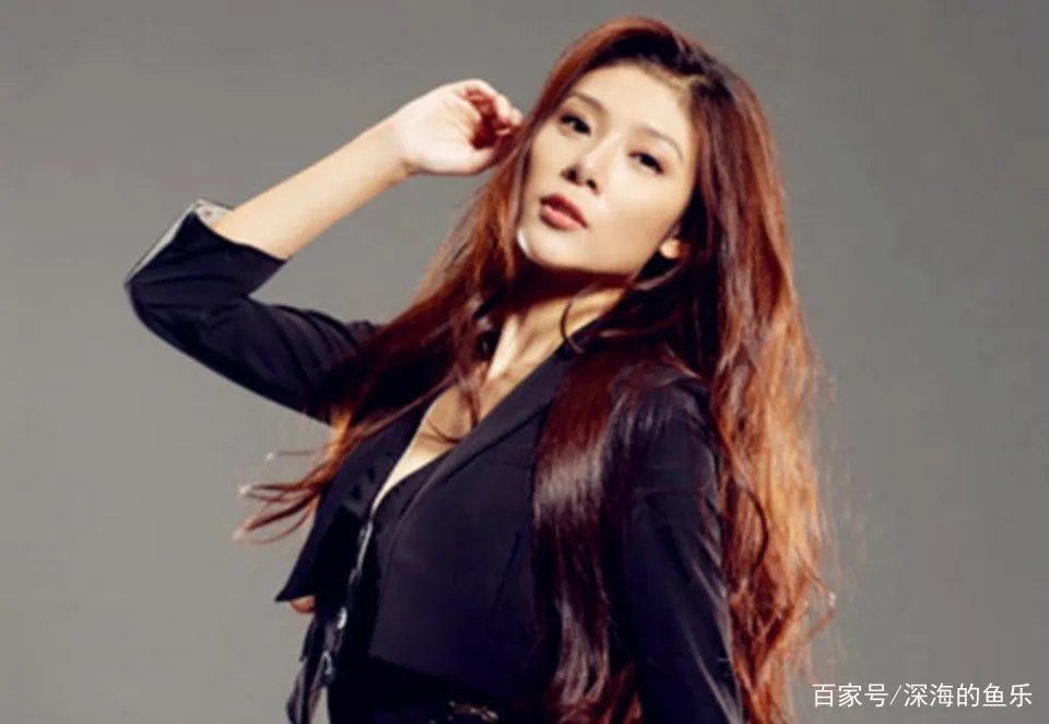 林丹为她抛弃孕妻,李泽楷为她牵肠挂肚,赵雅淇的手段有多厉害?