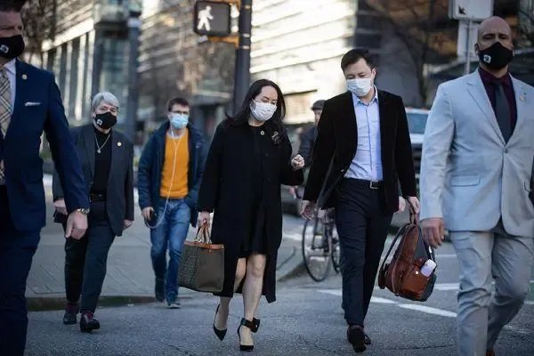 孟晚舟走出飞机,丈夫刘晓棕大喊我爱你,他们夫妻之间的感情如何?