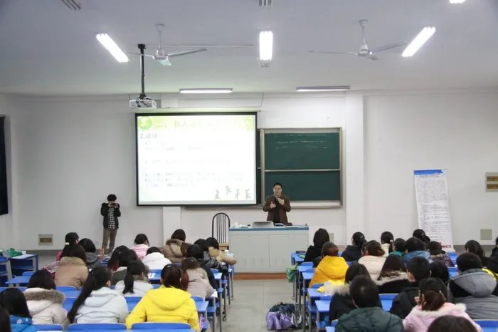 江苏书人教育集团的内部发展