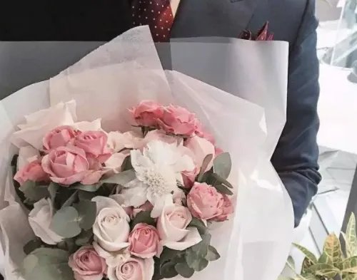 八朵玫瑰花代表什么意思 送花的技巧有哪些