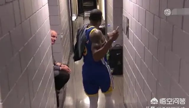 西决G3中,伊戈达拉为什么会竖中指?