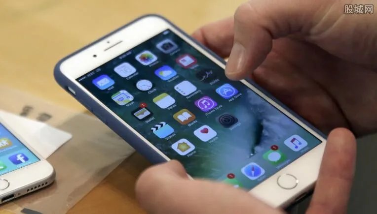 男子牙咬电池爆炸 怎样识别苹果电池的真假