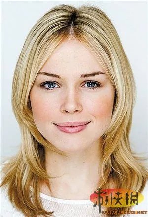 “黄金比例脸蛋”18岁女大学生被评为最美