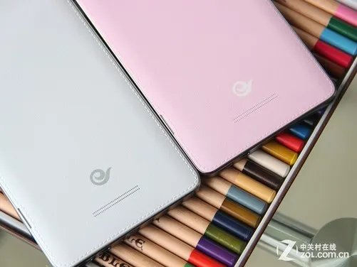 超大屏4G双卡双待 酷派S6双色对比图赏