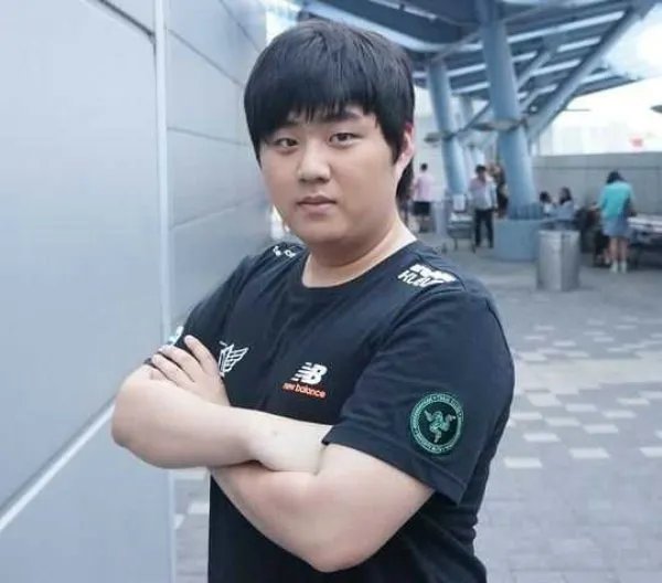 S5总决赛SKT遇到EDG Pawn和Faker几几开?