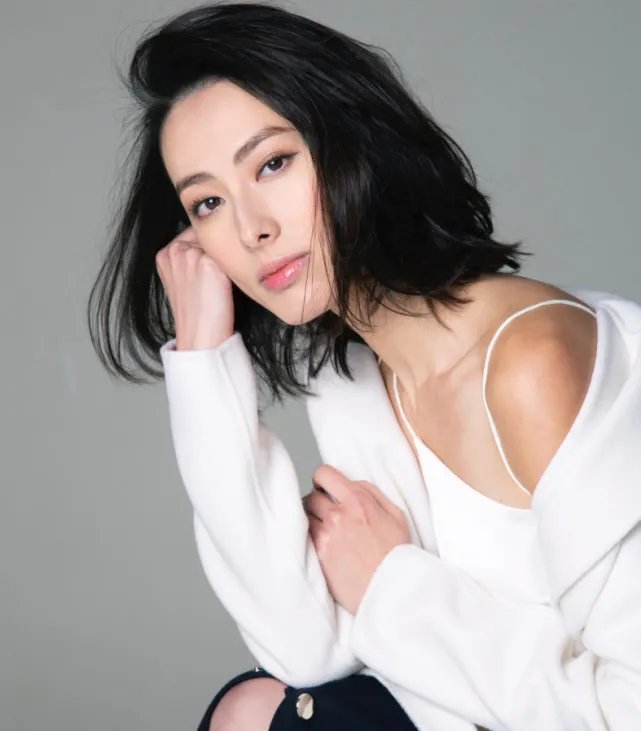 豪门“弃妇”梁洛施:为李泽楷生下三个儿子,为何依旧嫁不进李家?