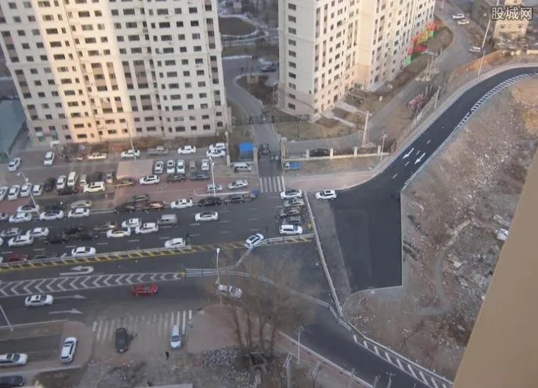 哈尔滨最牛钉子户 不满赔偿与建设方苦苦僵持