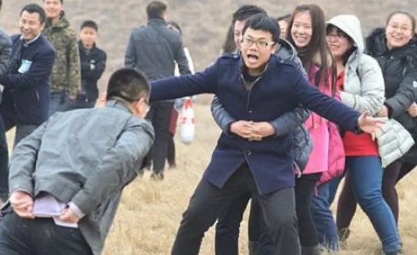 比较嗨的暖场游戏有哪些？