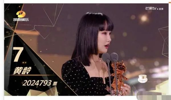 孟佳与王霏霏的关系怎么样?如何看待孟佳哭着看王霏霏?