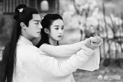 和女朋友天天聊天,怎么保持新鲜感?