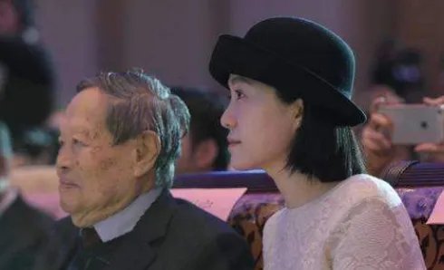 杨振宁遗产分配方案敲定，翁帆只得一别墅居住权，如今她后不后悔？