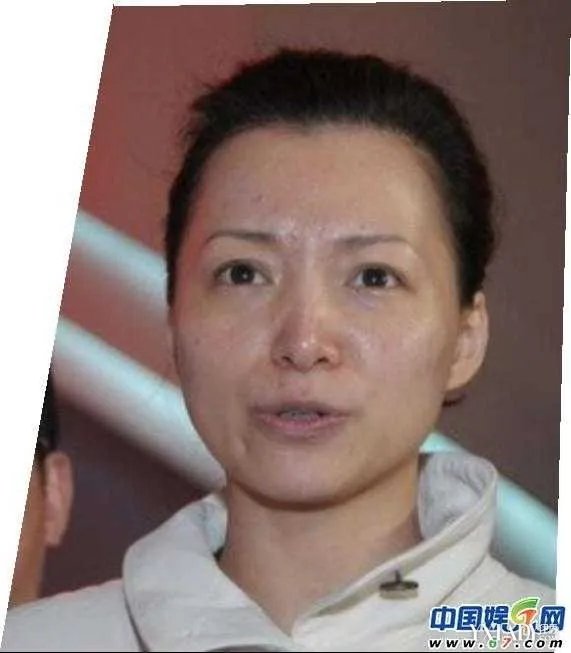 董卿富豪男友宓春雷曝光董卿素颜照很雷人(图)