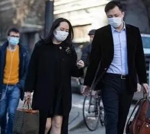 孟晚舟走出飞机,丈夫刘晓棕大喊我爱你,他们夫妻之间的感情如何?