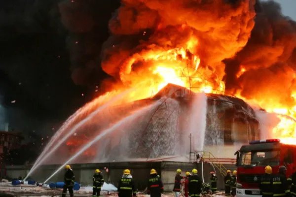 大连八一路高层住宅大火，火灾产生的原因是什么？