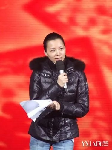 董卿富豪男友宓春雷曝光董卿素颜照很雷人(图)