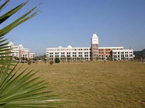 温州医学院的环境怎么样？