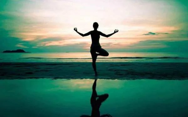 网红模特自称拥有世界最大脸颊，她到底哪来的自信？