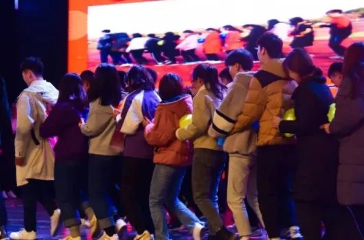 比较嗨的暖场游戏有哪些？