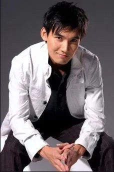 林文龙和张铎、陈锦鸿对比照 他和郭可盈现状如何了