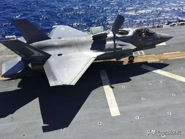 如果日本出云级直升机航母搭载F-35战机能够战胜俄罗斯航母吗?