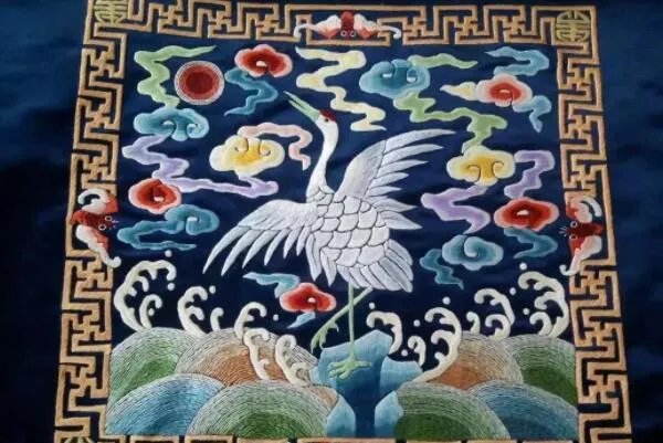 北京十大特色工艺品，北京雕漆上榜，第二被西方誉为“中国的雕塑”