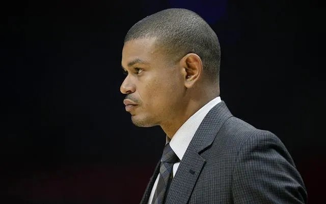 主帅厄尔-沃特森被解雇,太阳队该如何调整?