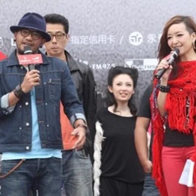 路嘉怡张震岳什么关系？  两人同台不尴尬？