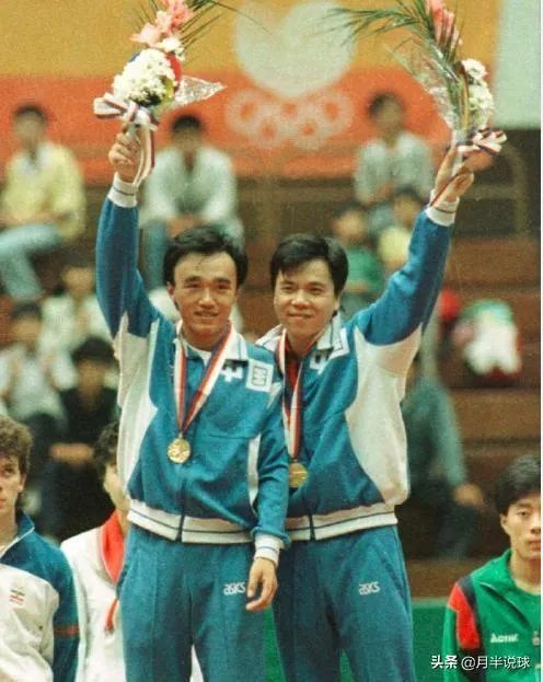 中国奥运会历史中，各个项目的第一块金牌获得者都是谁？