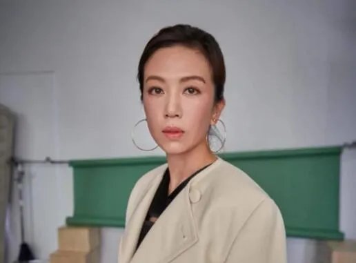 萧敬腾疑默认与经纪人恋情 女方年长13岁甜蜜认爱