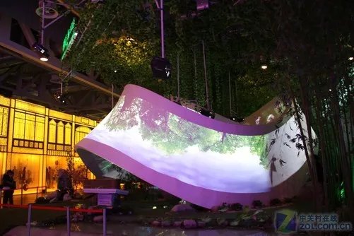 比奥运开幕式还炫 世博场馆投影实拍