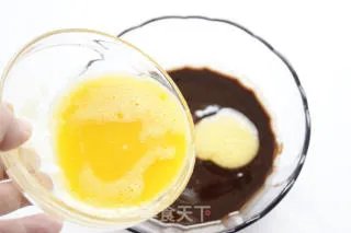 七夕情人节最具代表的暖心蛋糕——巧克力熔岩蛋糕