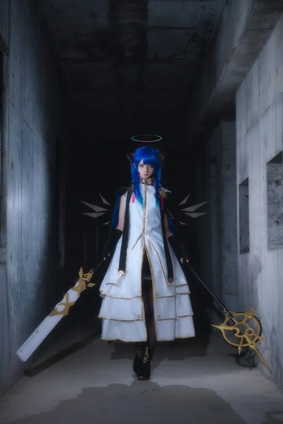 清纯又诱惑的黑丝大白腿 11区Coserてんうみ美图赏