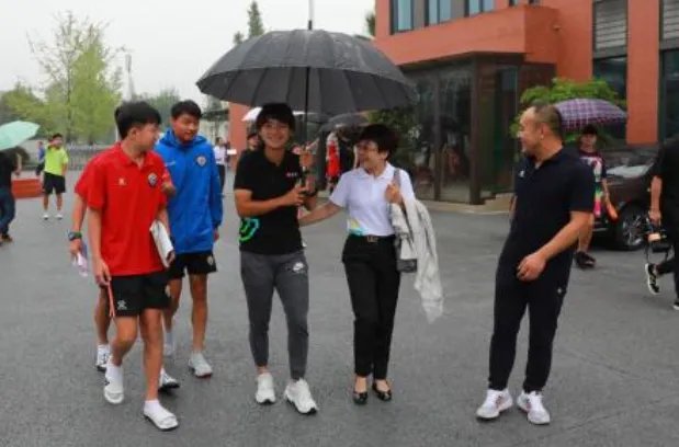 巴黎女足王霜解约是怎么回事 中国玫瑰或回武汉效力