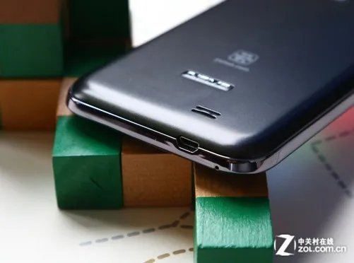 5.7英寸巨屏四核双卡双待 基伍大7图赏